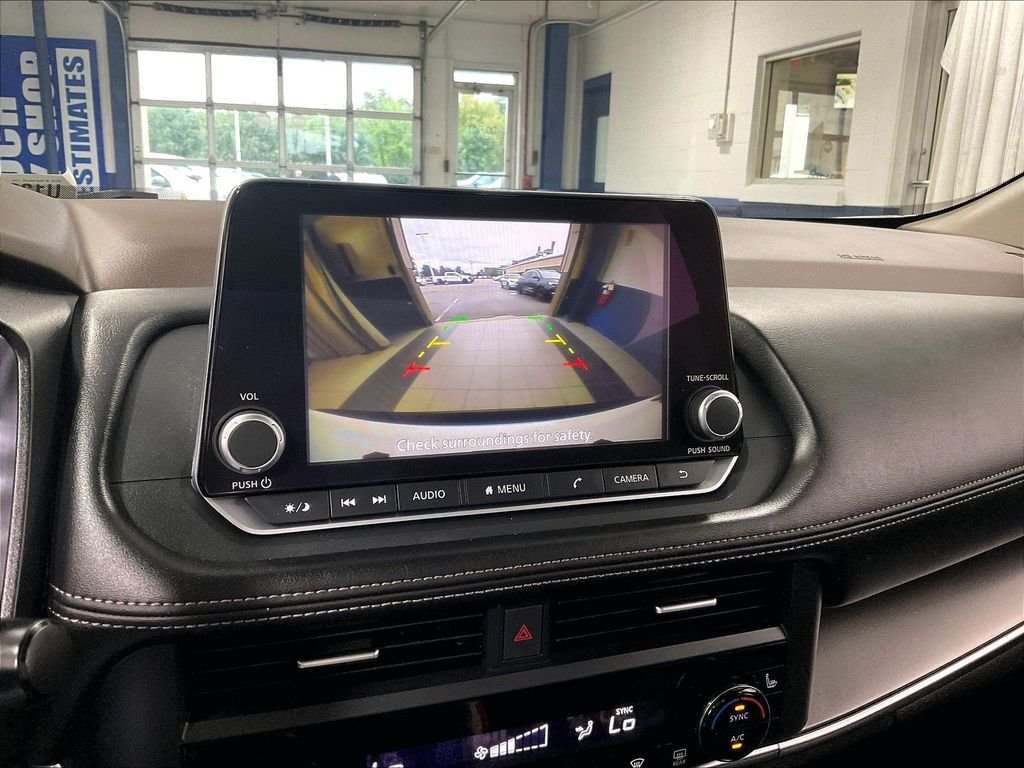 Used 2023 White Nissan SV image 19