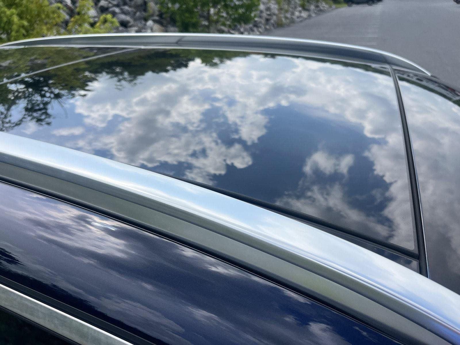 Used 2021 Lunar Blue Metallic Mercedes-Benz GLC 300 image 9