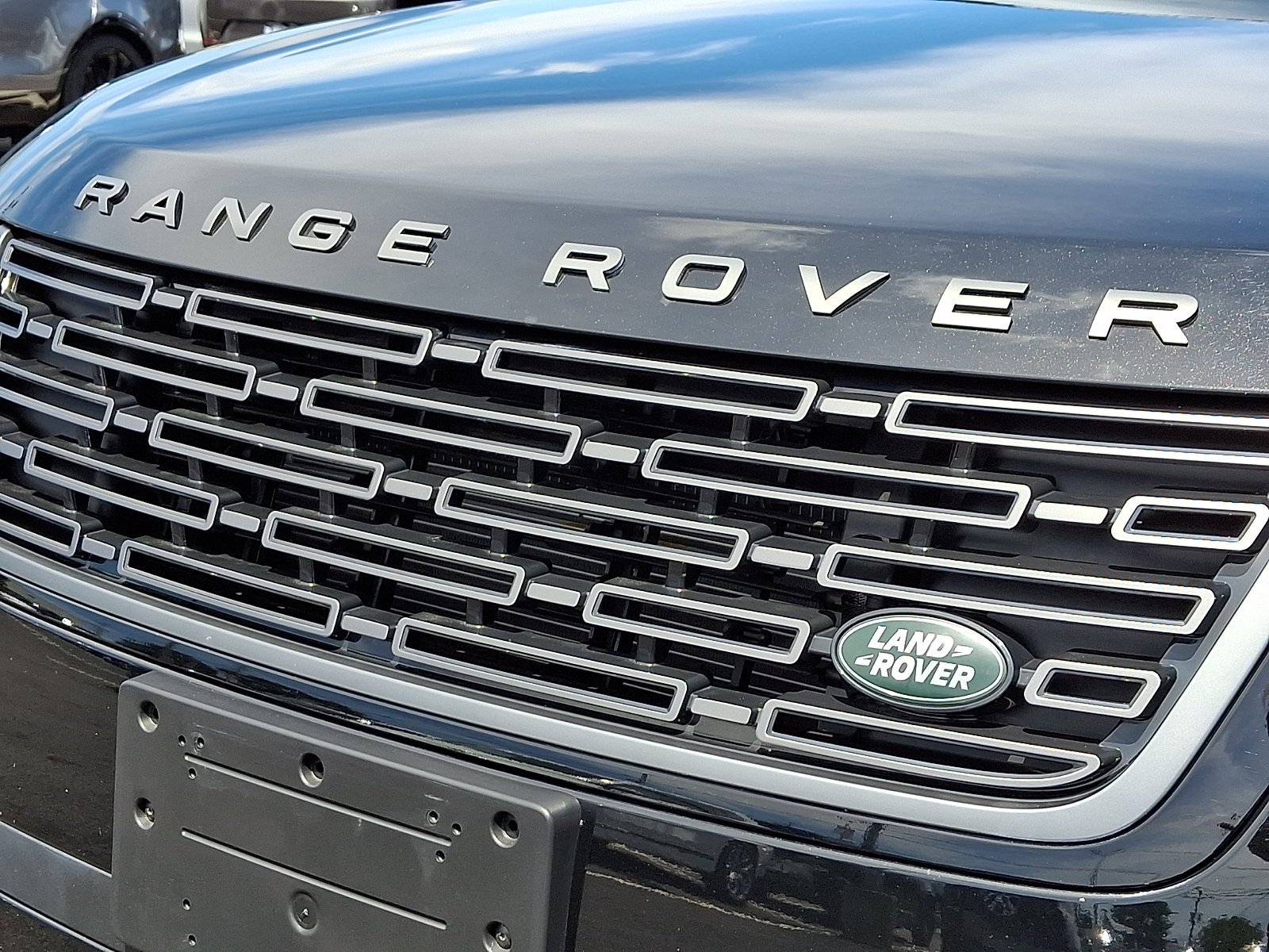 Used 2026 Santorini Black Metallic   1Ag Land Rover S image 42