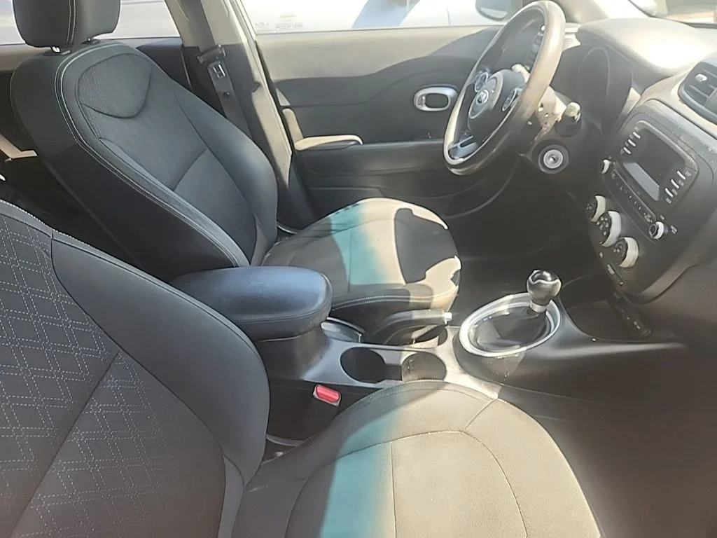 Used 2014 Silver Kia Base image 13
