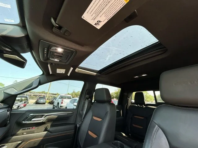 Used 2022 White GMC AT4 image 35