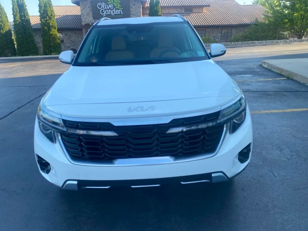 Used 2024 Snow White Pearl Kia EX image 5