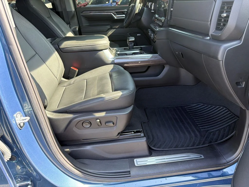 Used 2024 Blue Chevrolet LTZ image 13