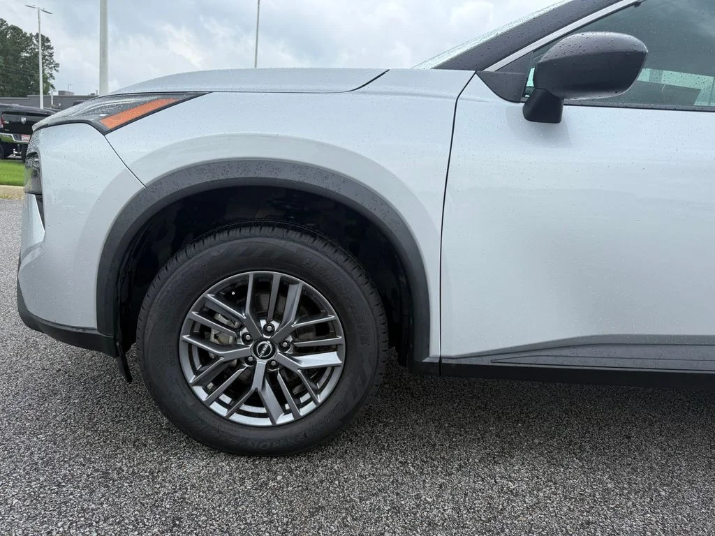 Used 2024 Silver Nissan S image 23