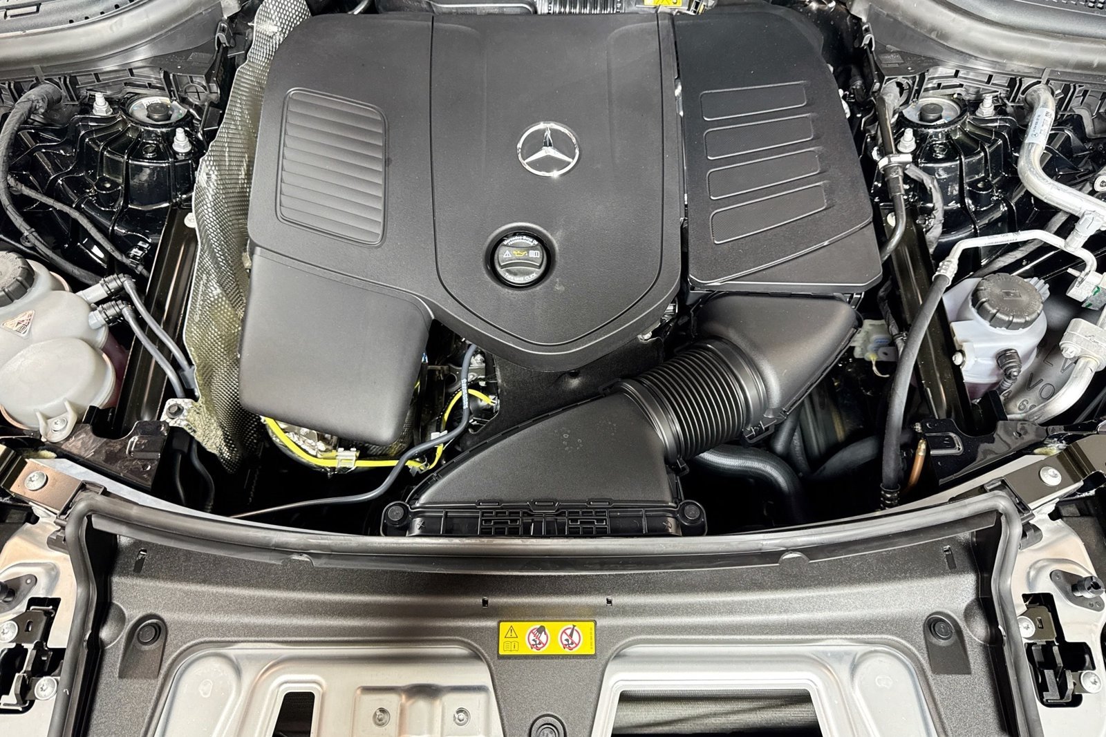 New 2026 Black Mercedes-Benz GLC 300 image 27