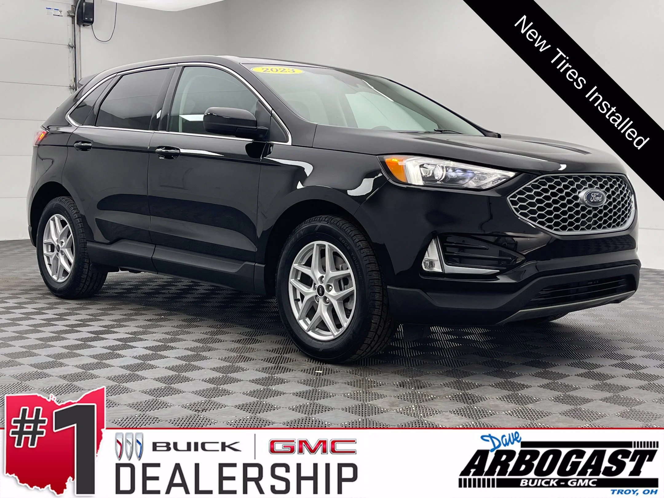 Used 2023 Black Ford SEL image 1