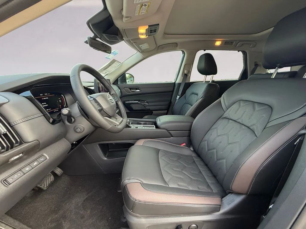 New 2026 Gray Nissan Platinum image 10
