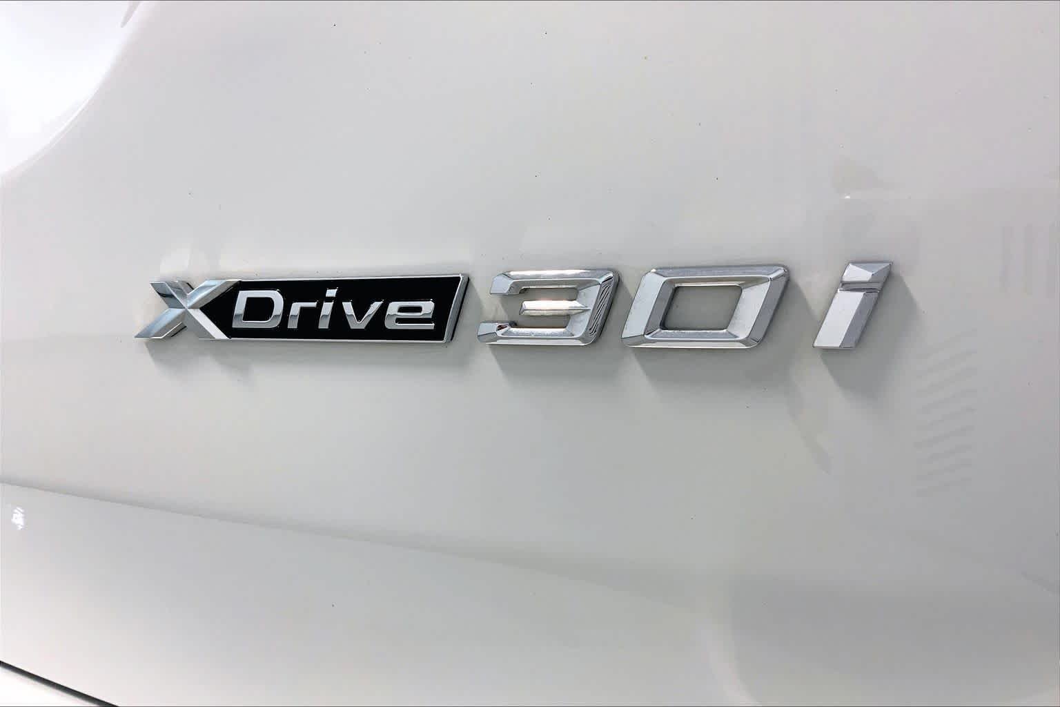 Certified Used 2024 Alpine White BMW xDrive30i image 9