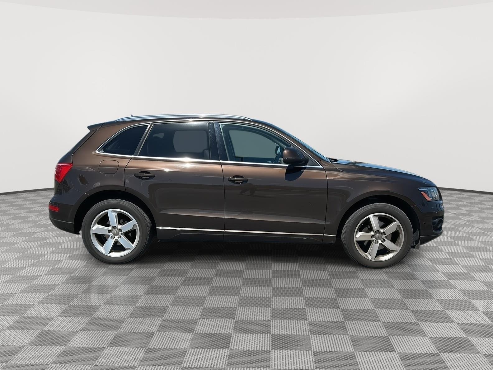 Used 2012 Audi Q5 Premium with VIN WA1LFAFP0CA137096 for sale in Kansas City