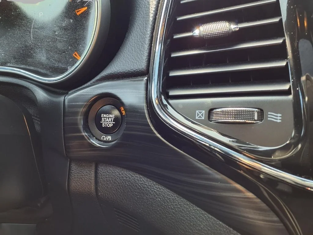 Certified Used 2021 Black Jeep Laredo X image 8