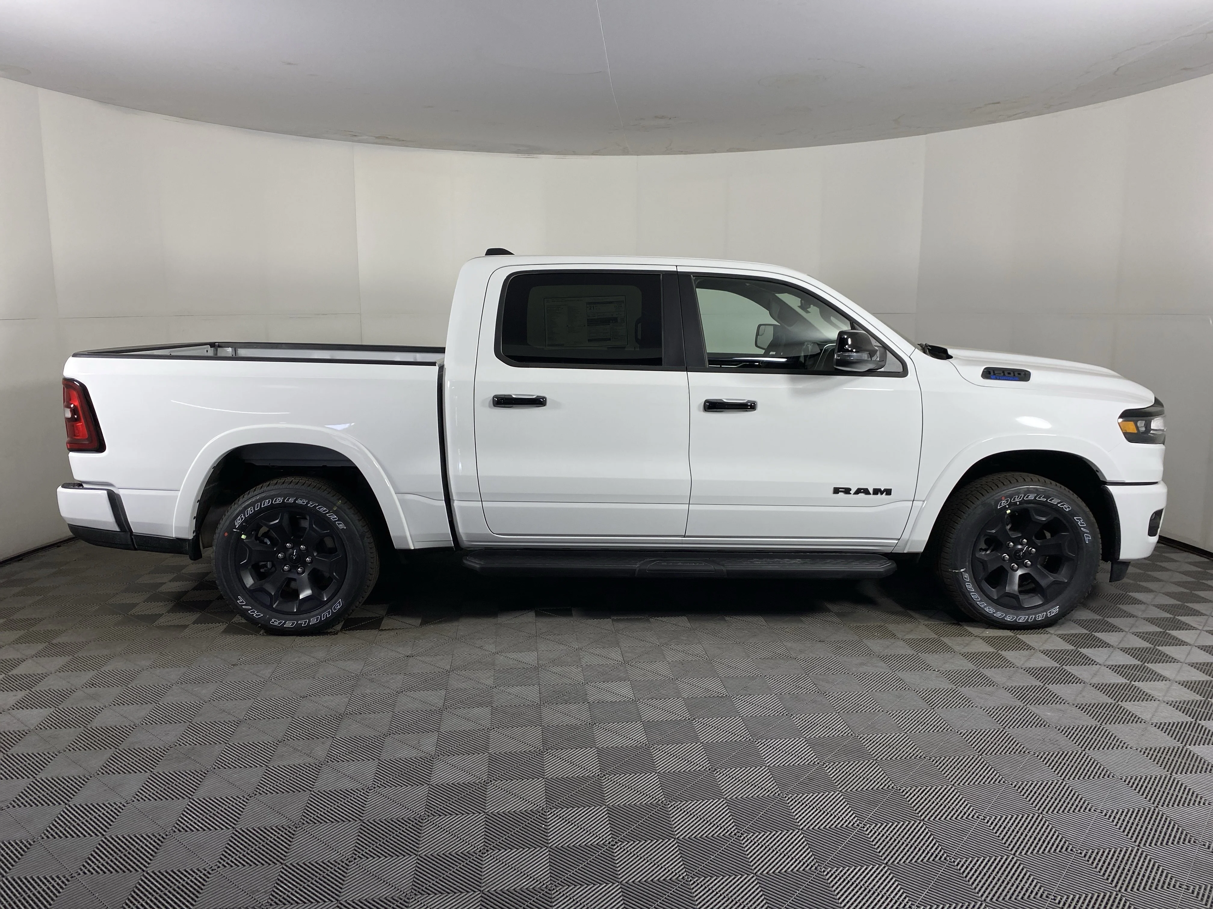New 2026 Bright White Clear-Coat Exterior Paint RAM Big Horn/Lone Star image 6