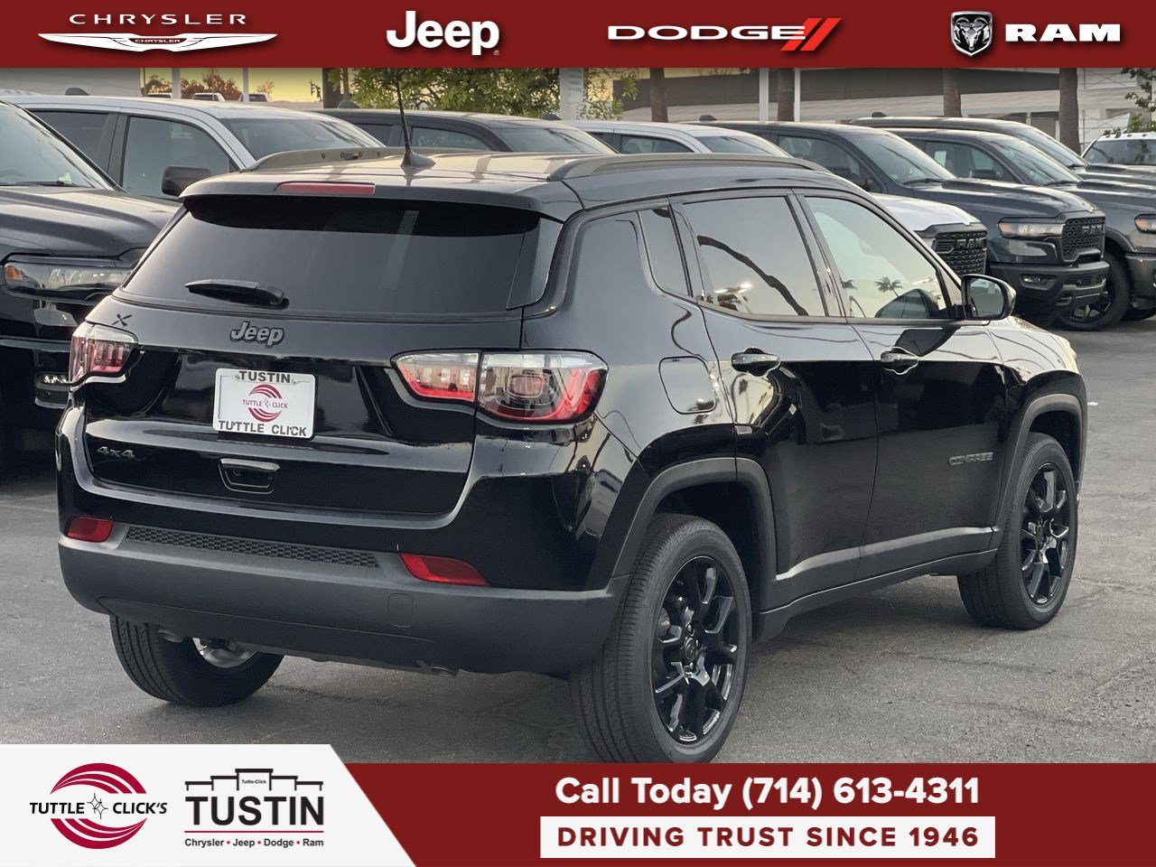New 2026 Diamond Black Crystal Pearlcoat Jeep Latitude image 6