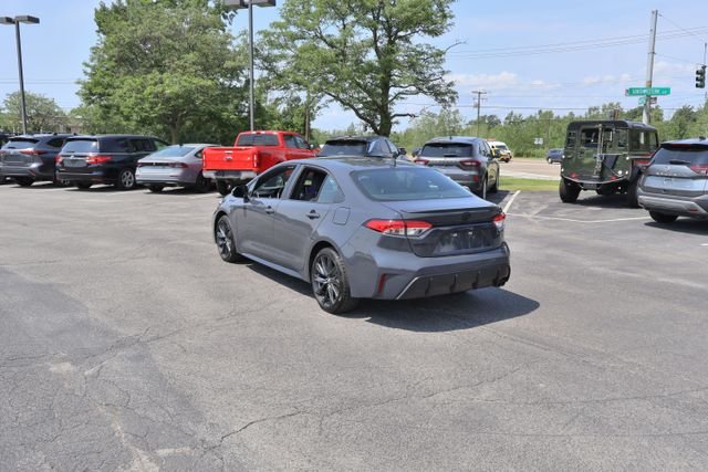 Used 2024  Toyota SE image 5