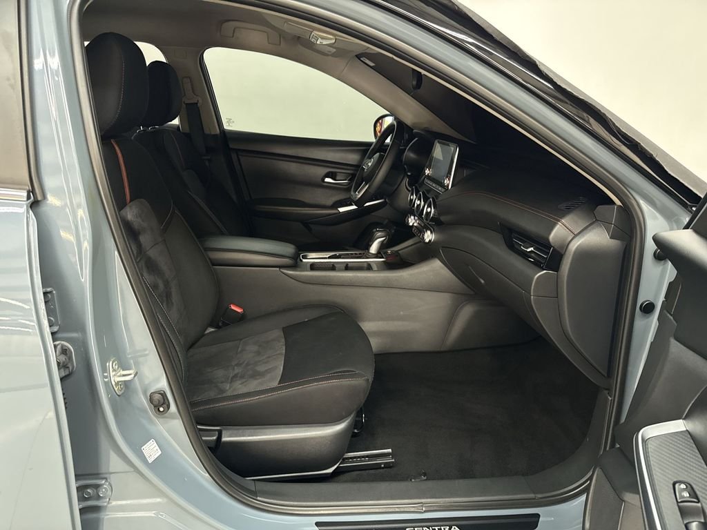 Used 2025 Gray Metallic Nissan SR image 17