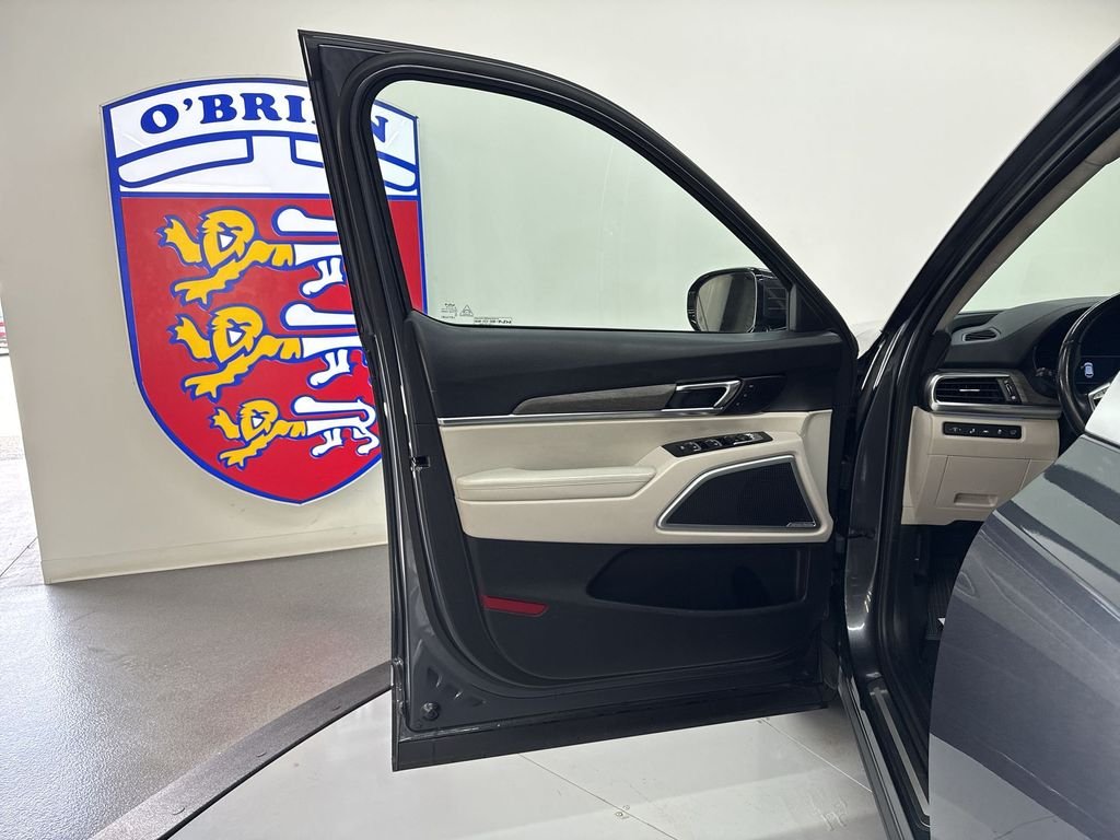 Used 2022 Grey Kia SX image 14