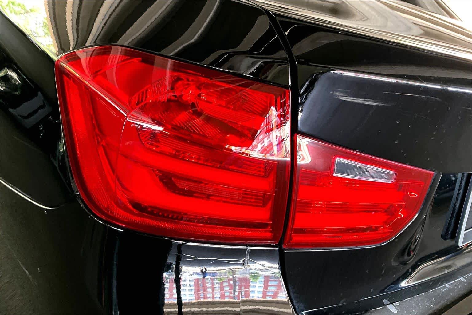 Used 2015 Jet Black BMW 320i image 28