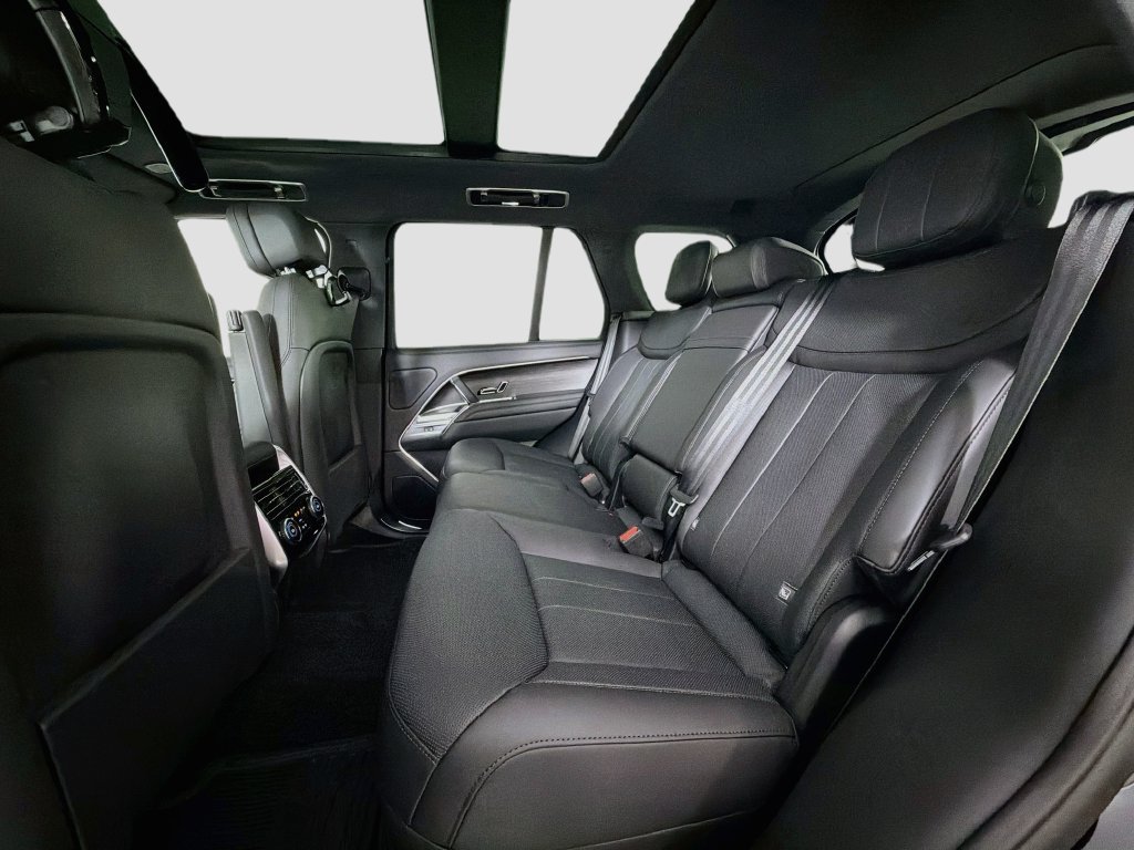 New 2027 Santorini Black Land Rover SE image 26