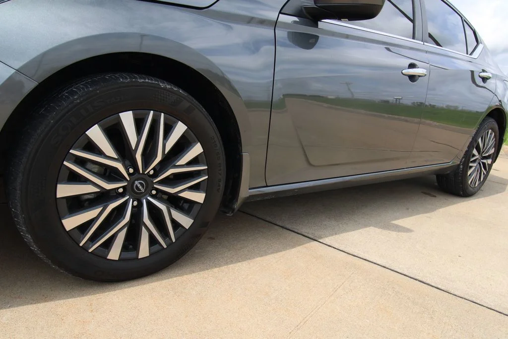 Used 2024 Gray Nissan 2.5 SV image 10