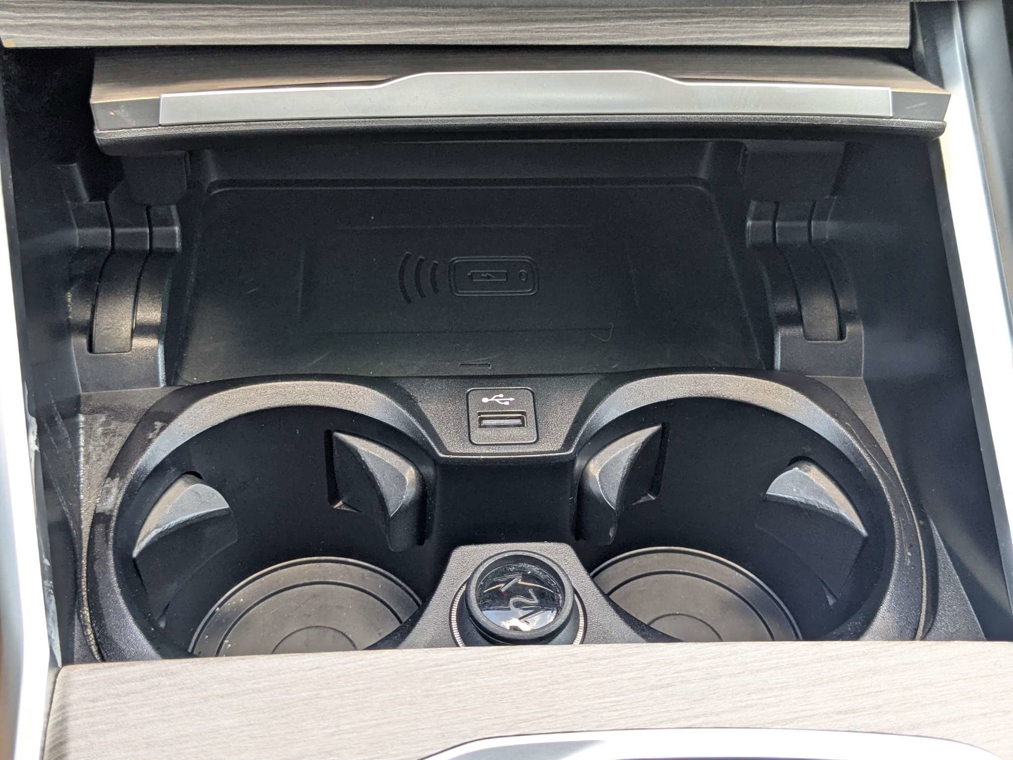 2025 BMW 3 Series 330i - Photo 24