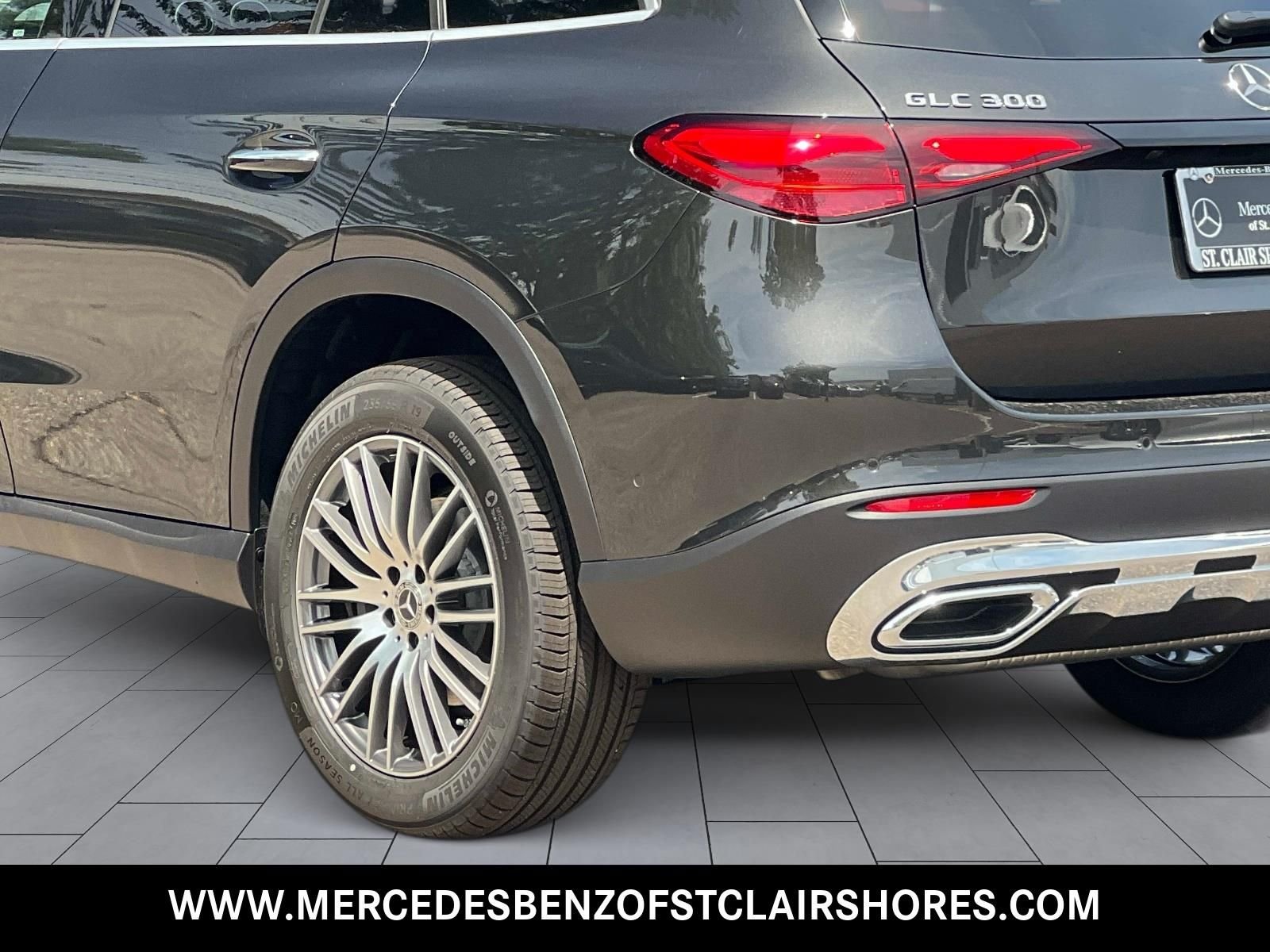 New 2026 Graphite Grey Metallic Mercedes-Benz GLC 300 image 4