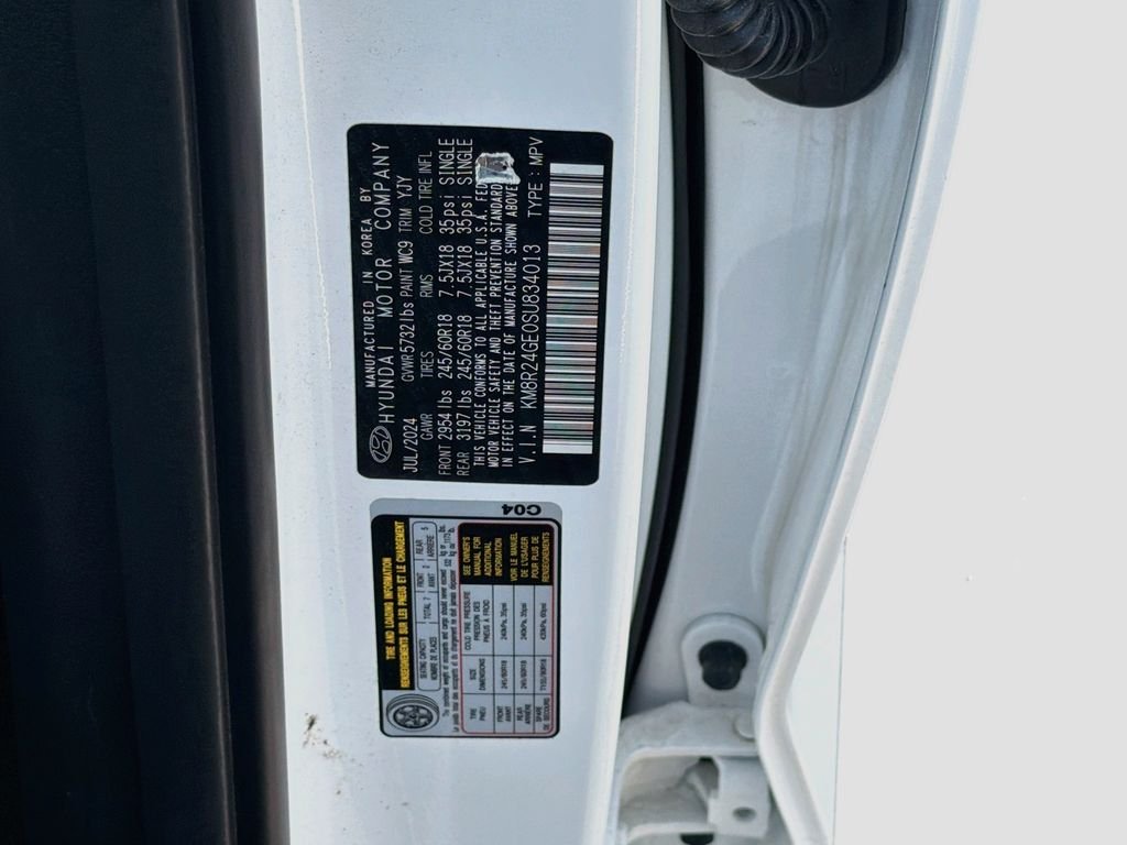 Used 2025 White Hyundai SEL image 36