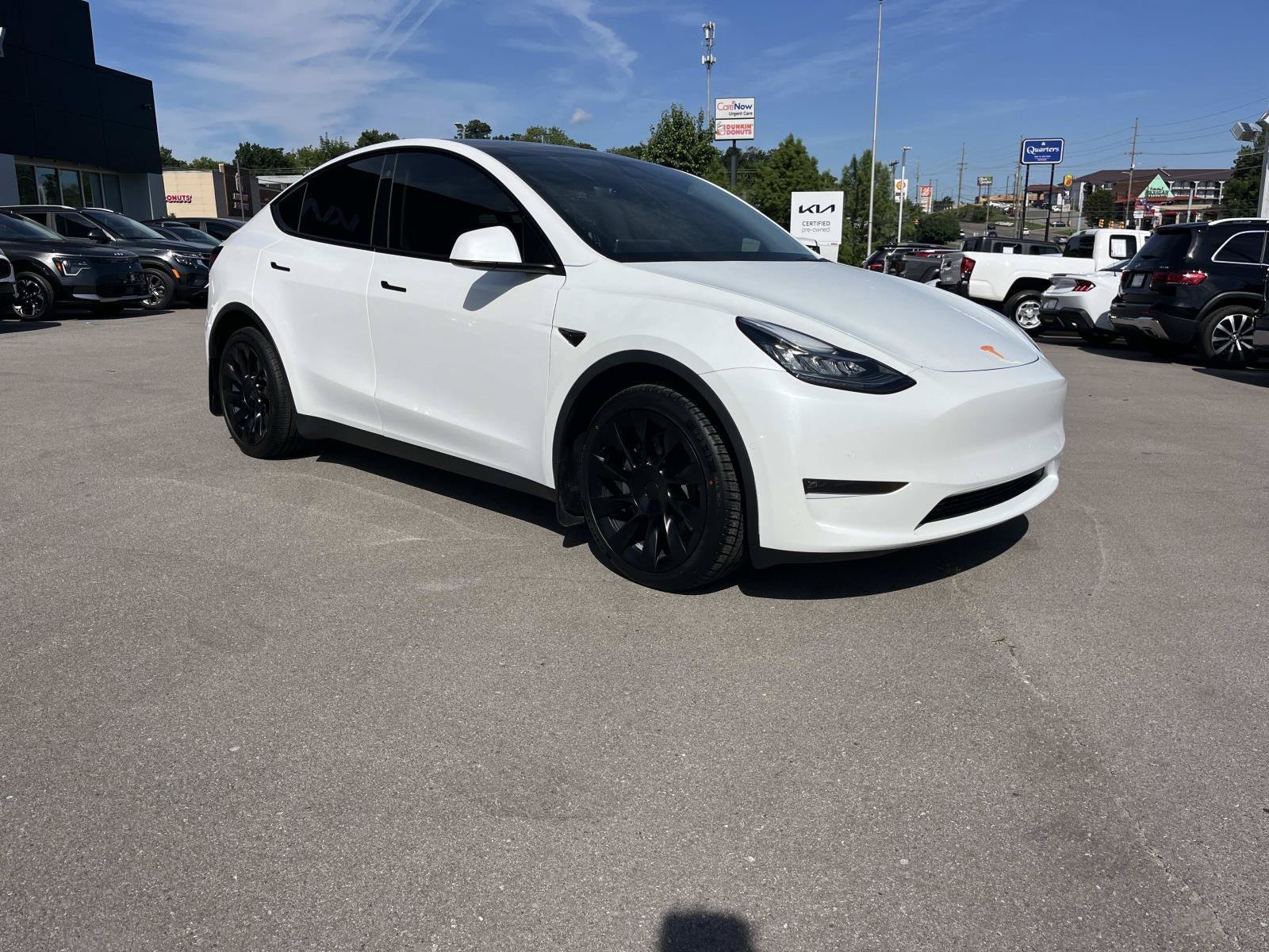 2022 Tesla Model Y Long Range Dual Motor All-Wheel Drive's photo