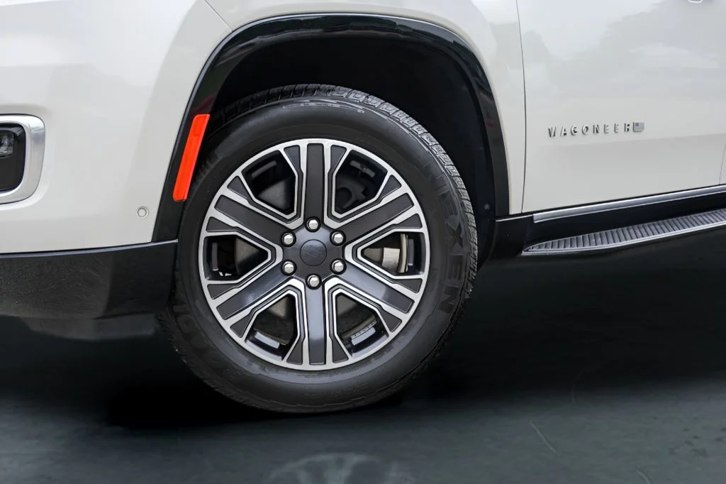 Used 2022 White Jeep Series III image 4
