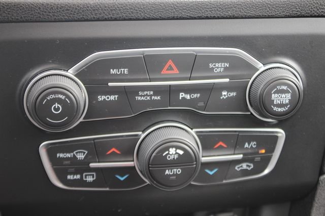 Used 2023 Silver Dodge SXT image 8