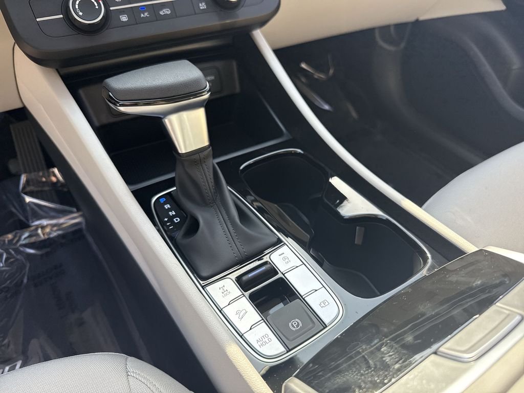 New 2026 Black Hyundai SE AWD image 19