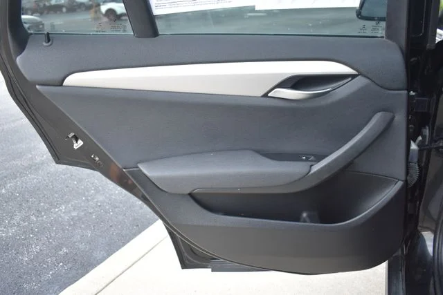 Used 2014 Black BMW xDrive28i image 12