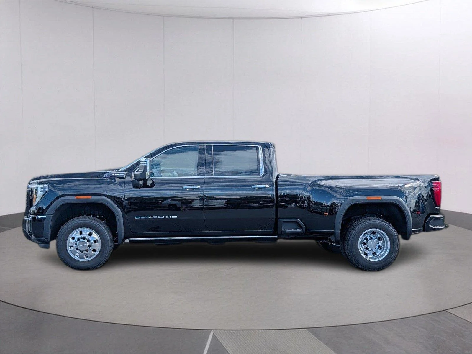 New 2026 Onyx Black GMC Denali Ultimate DRW image 2