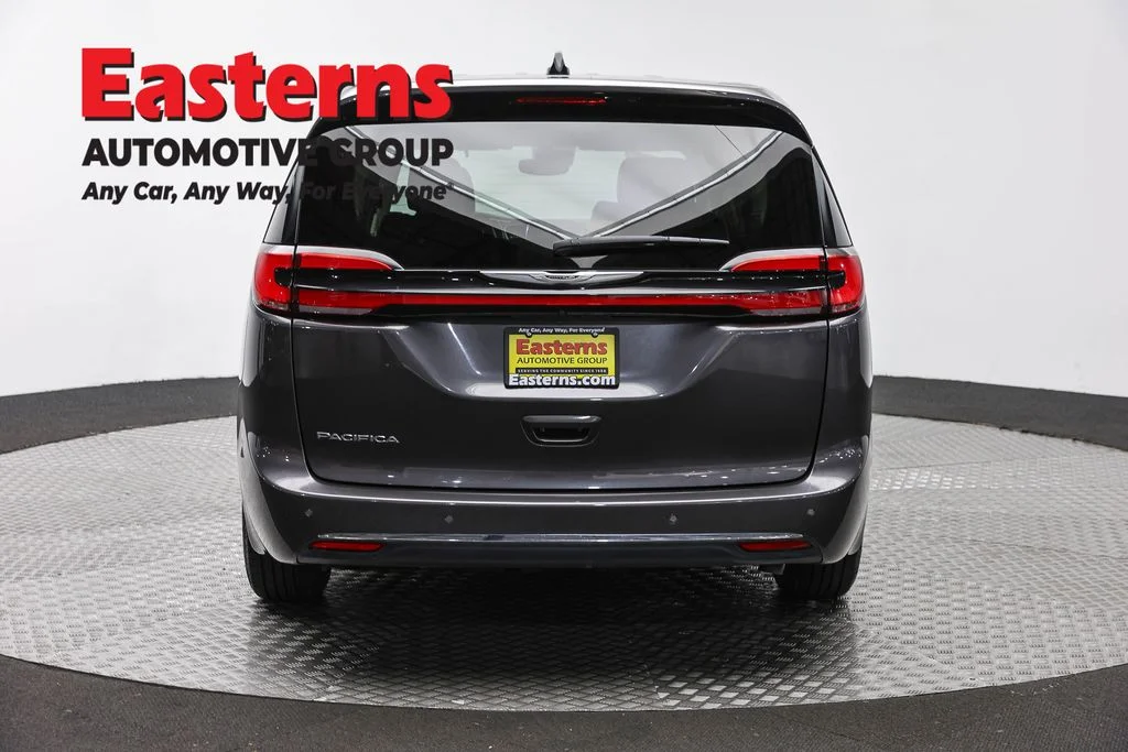Used 2023 Gray Chrysler Touring L image 6