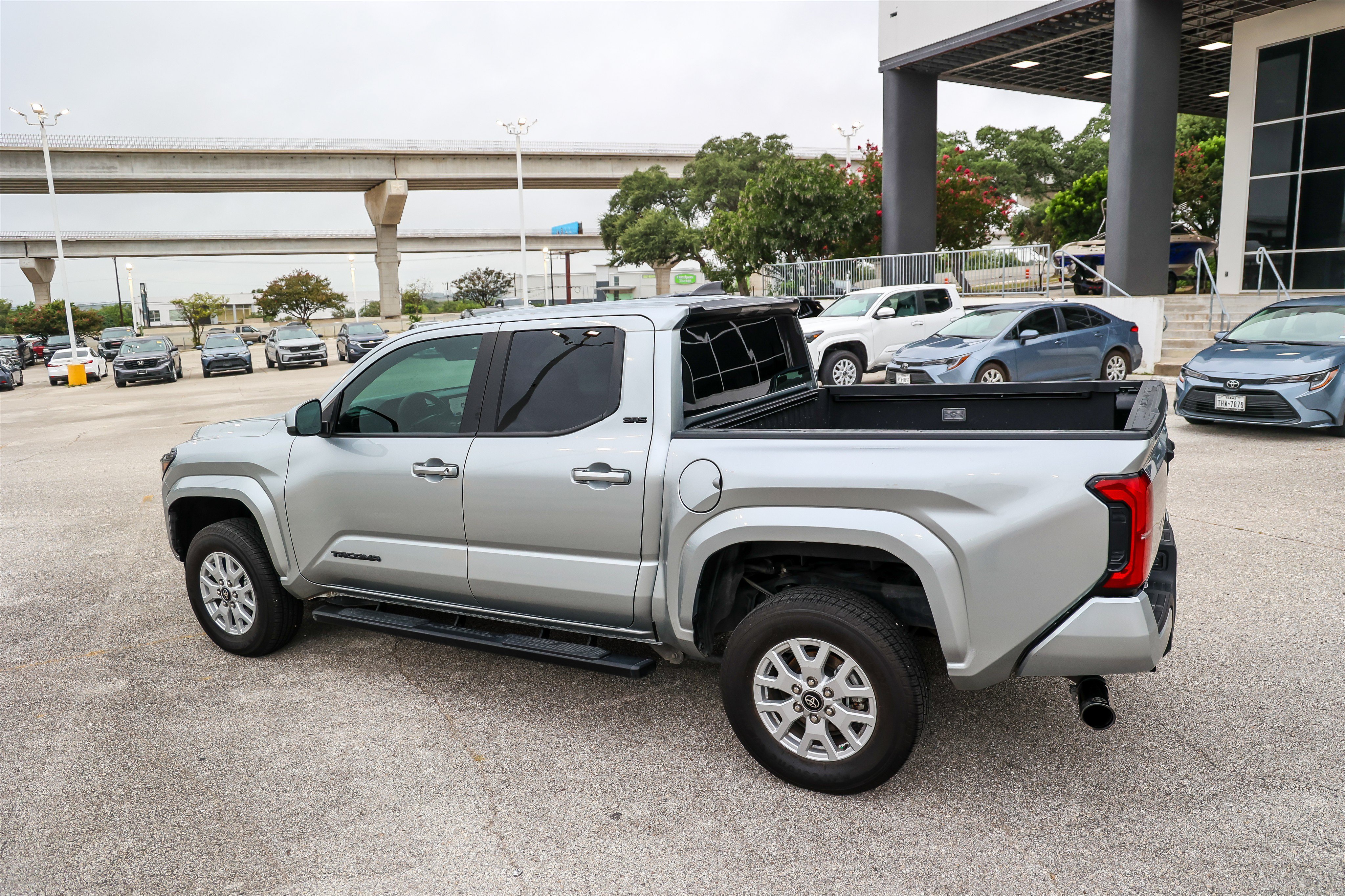 Used 2025 Silver Toyota SR5 image 9