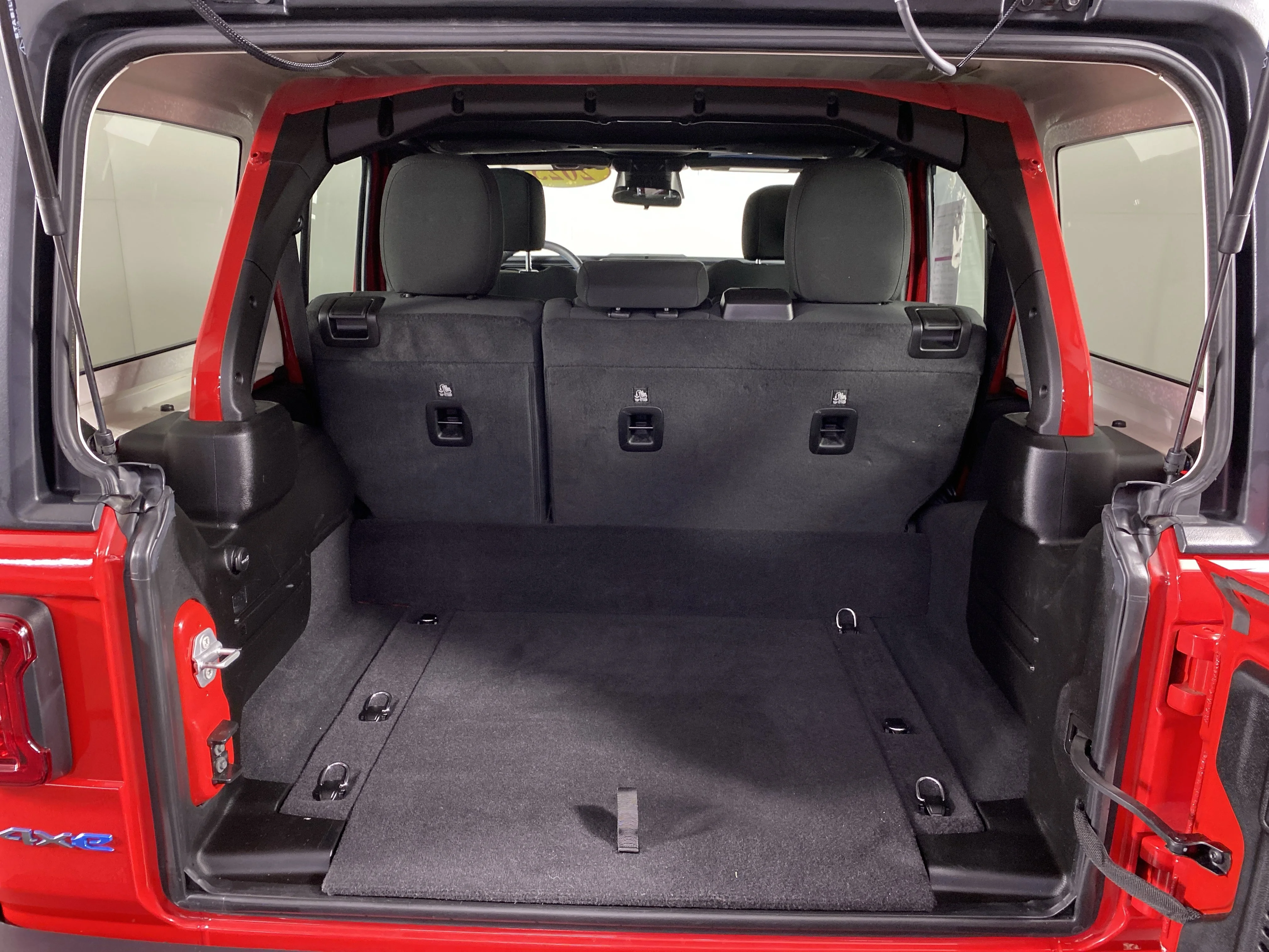 Used 2025 Firecracker Red Clearcoat Jeep Rubicon image 32