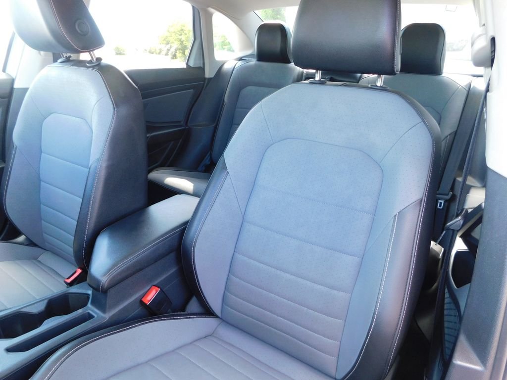 Used 2025 Monterey Blue Volkswagen 1.5T SE image 16