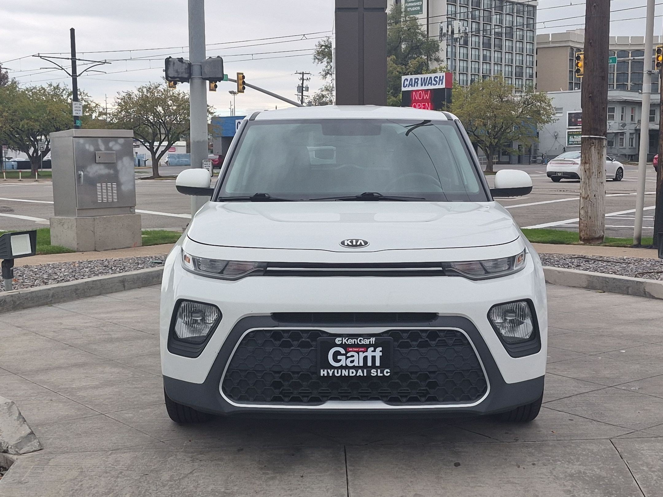 Used 2021 Snow White Pearl Kia LX image 9
