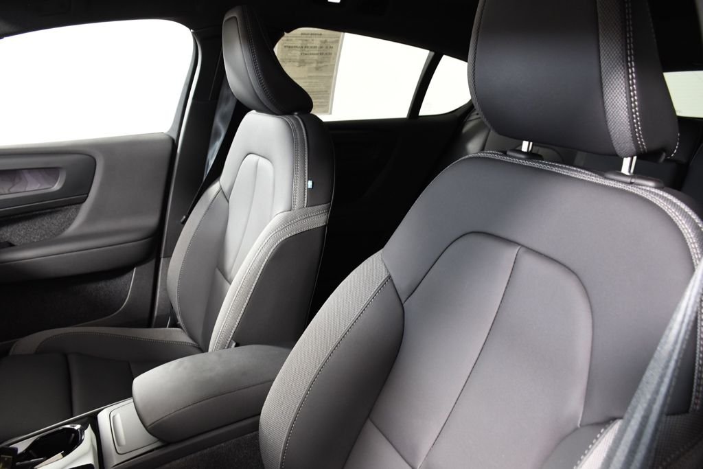 Used 2023 Silver Dawn Metallic Volvo Twin Core image 17