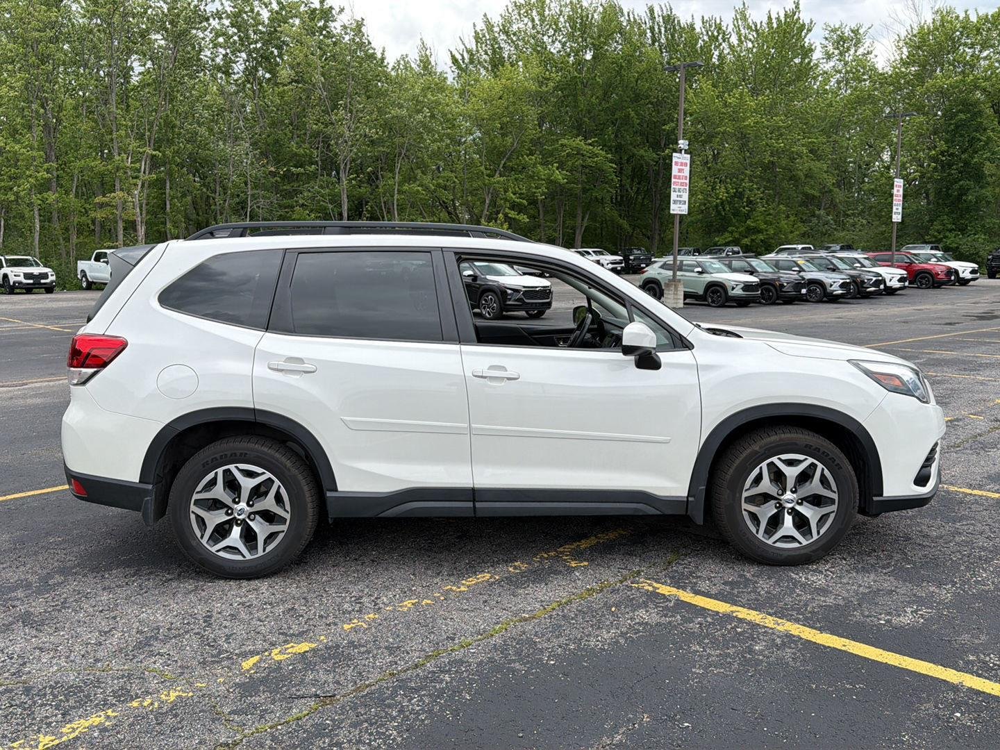 Used 2024  Subaru Premium image 8