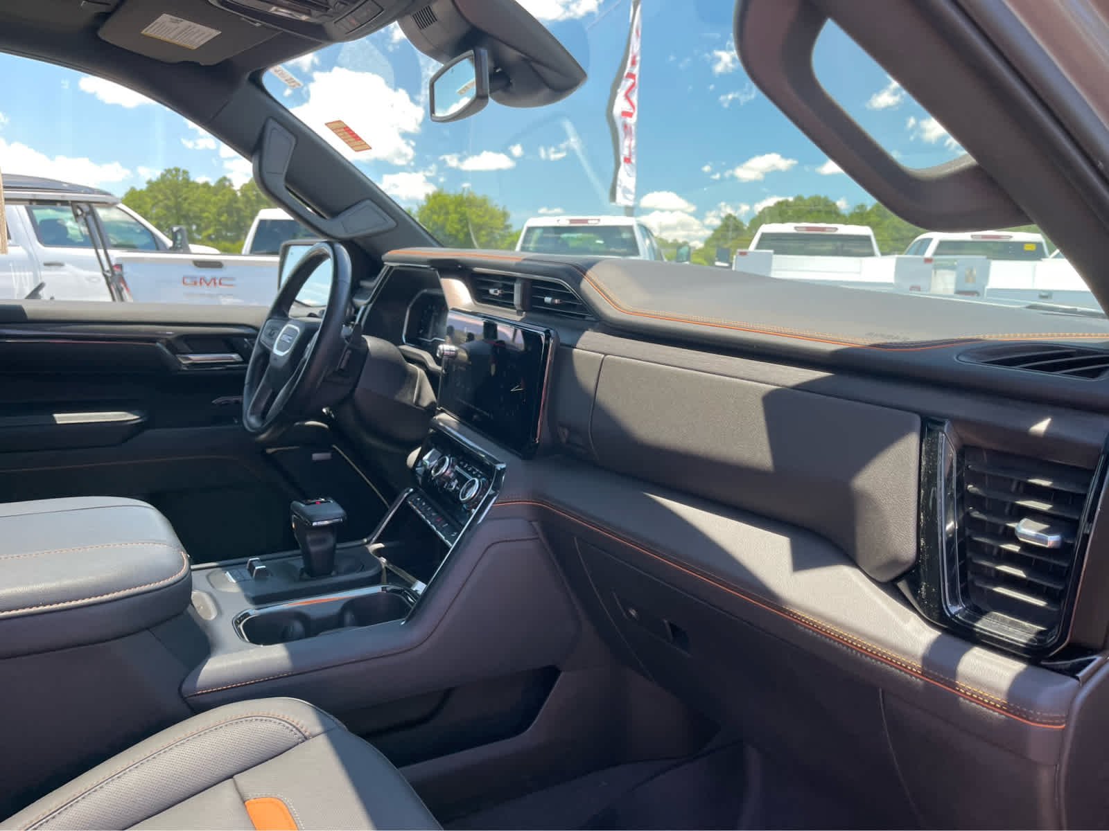 Used 2023 Sterling Metallic GMC AT4 image 27