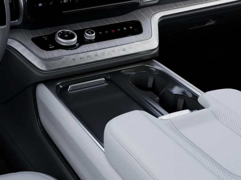 New 2027 Star White Metallic Tri-Coat Ford Platinum image 50