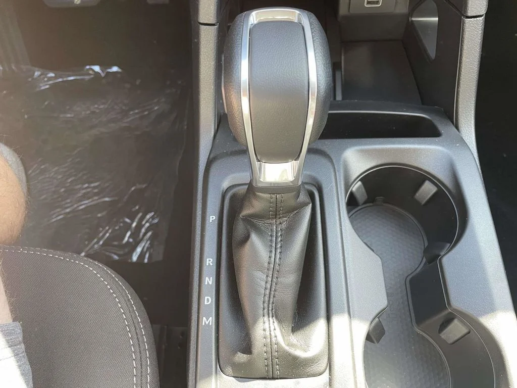 New 2026 Oxford White Ford XLT image 17
