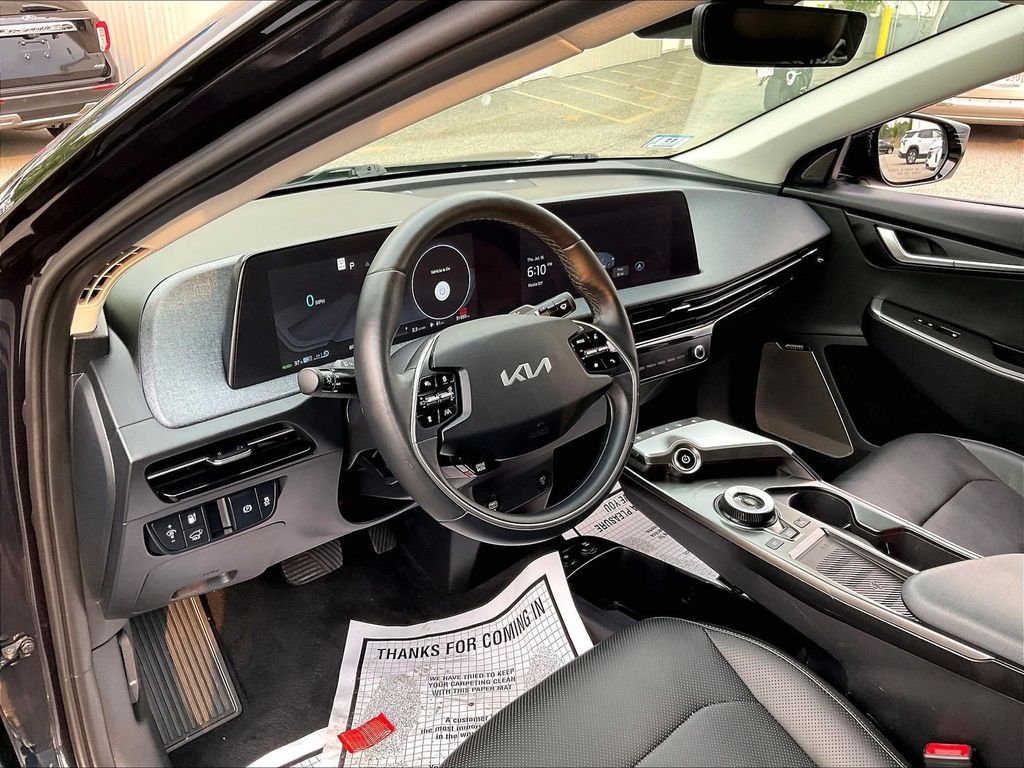 Used 2024 Blue Kia Wind image 8