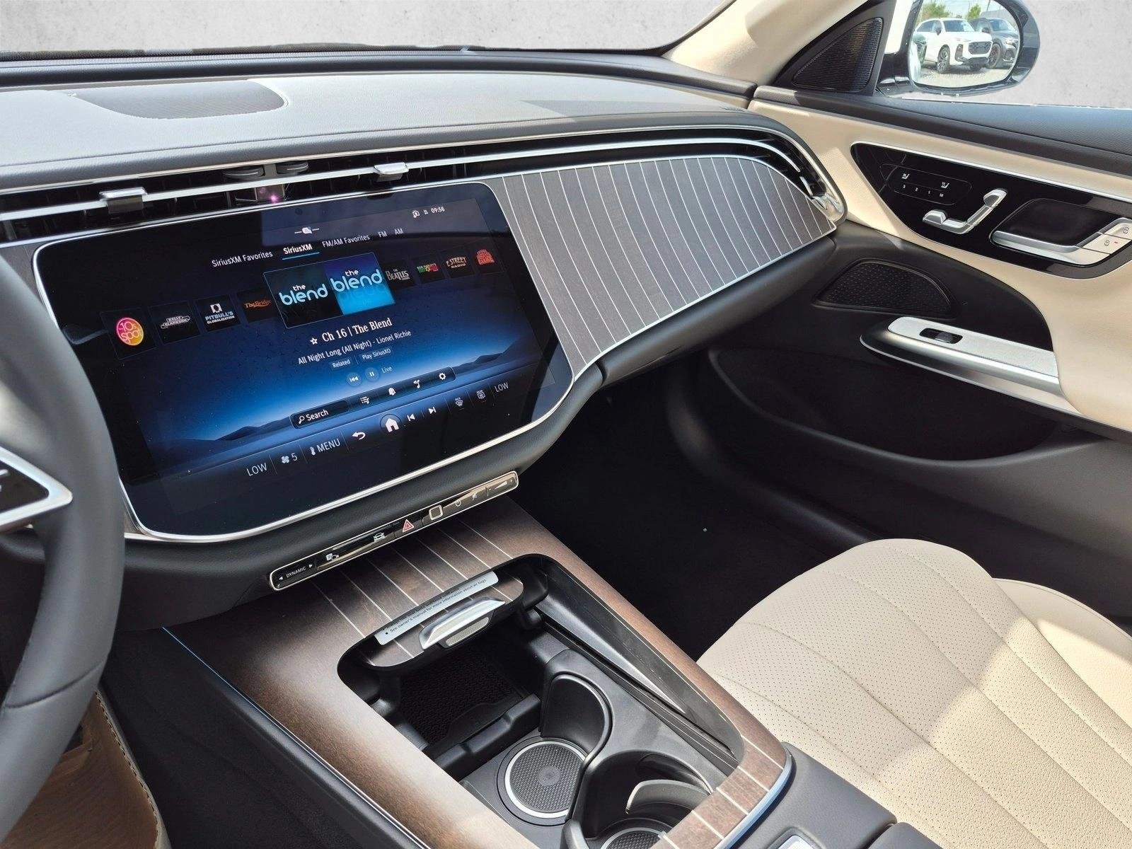 New 2026 Polar White Mercedes-Benz E450 image 13