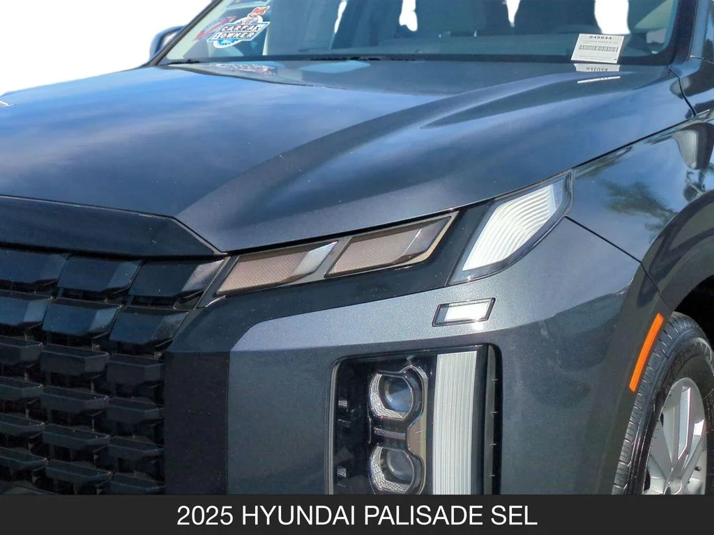 Used 2025 Gray Hyundai SEL image 10