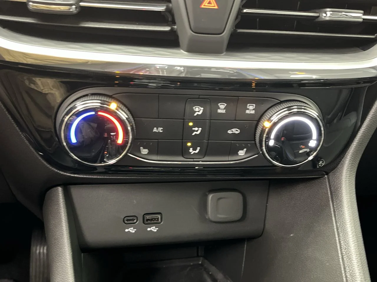 2026 Buick Encore GX Sport Touring - Photo 18