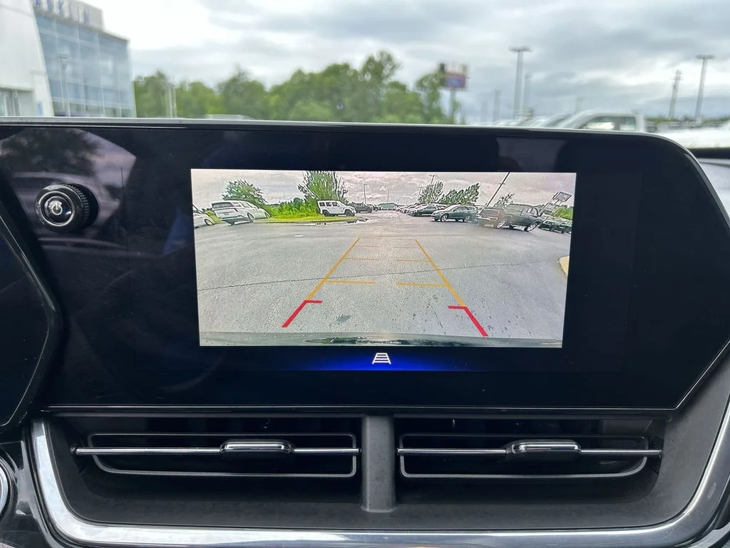 Used 2025 Black Chevrolet ACTIV image 23