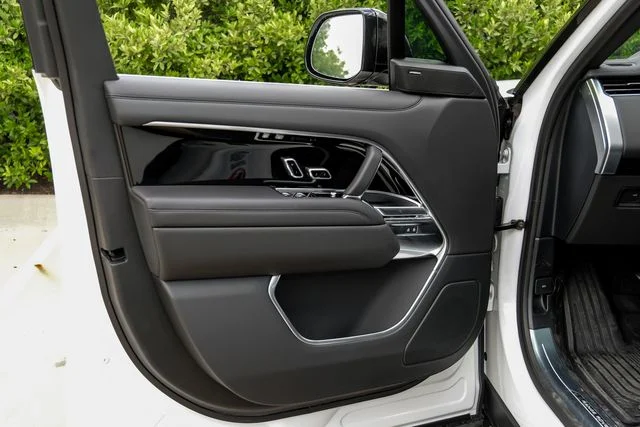 2026 Land Rover Range Rover SE - Photo 54