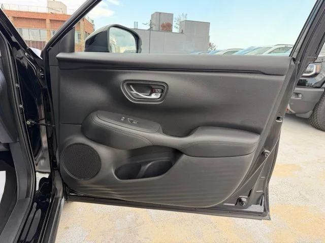 Used 2024  Honda LX image 18