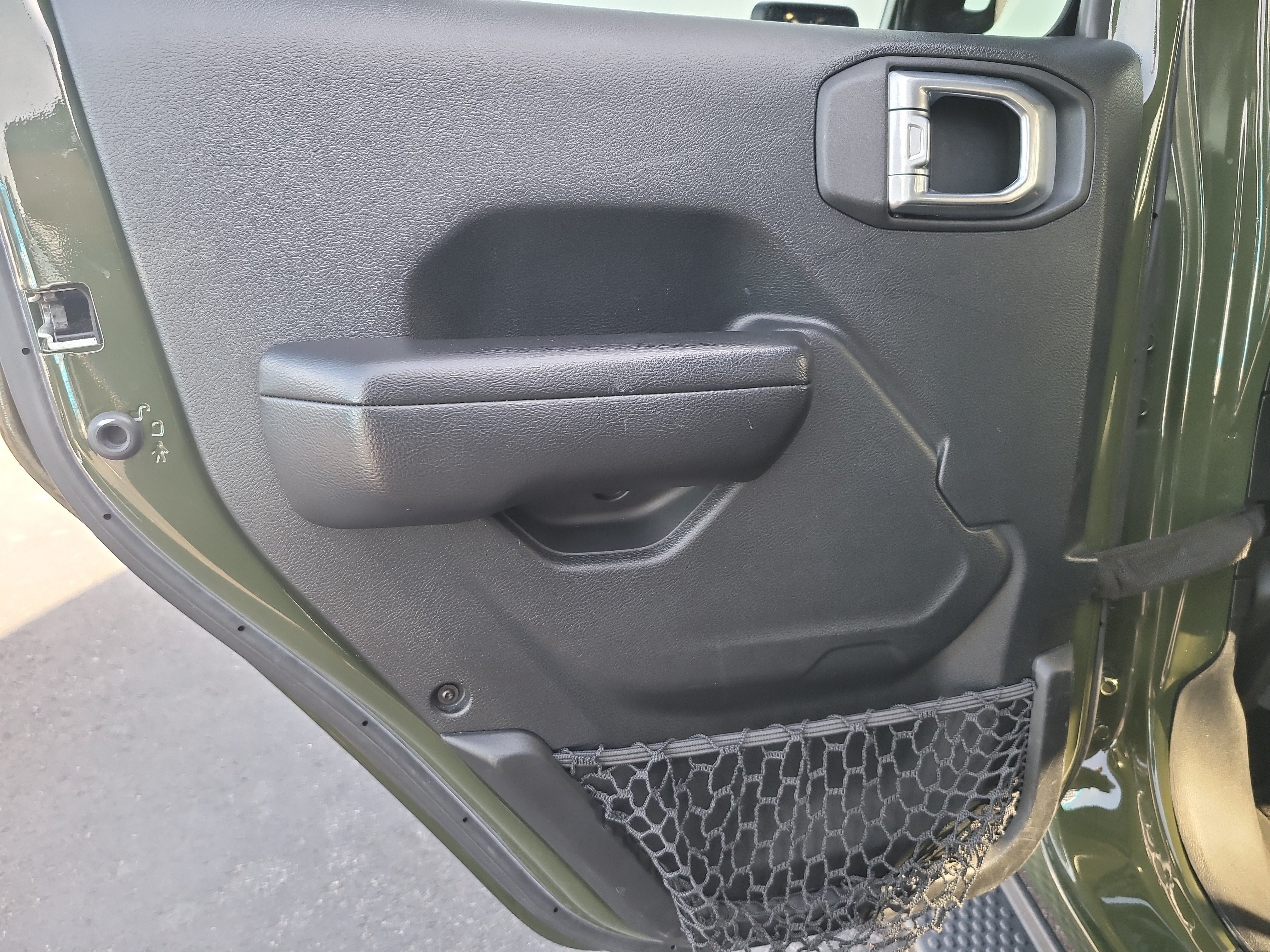 Used 2021 Sarge Green Clearcoat Jeep Unlimited Islander image 10