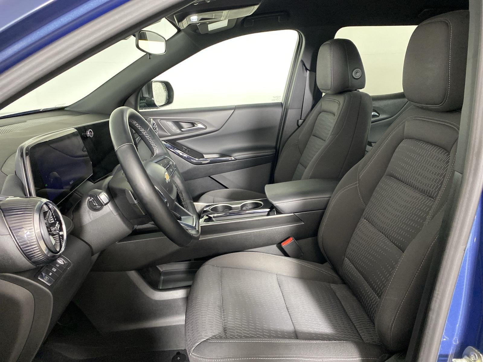 Used 2025 Lakeshore Blue Metallic Chevrolet AWD LT image 10